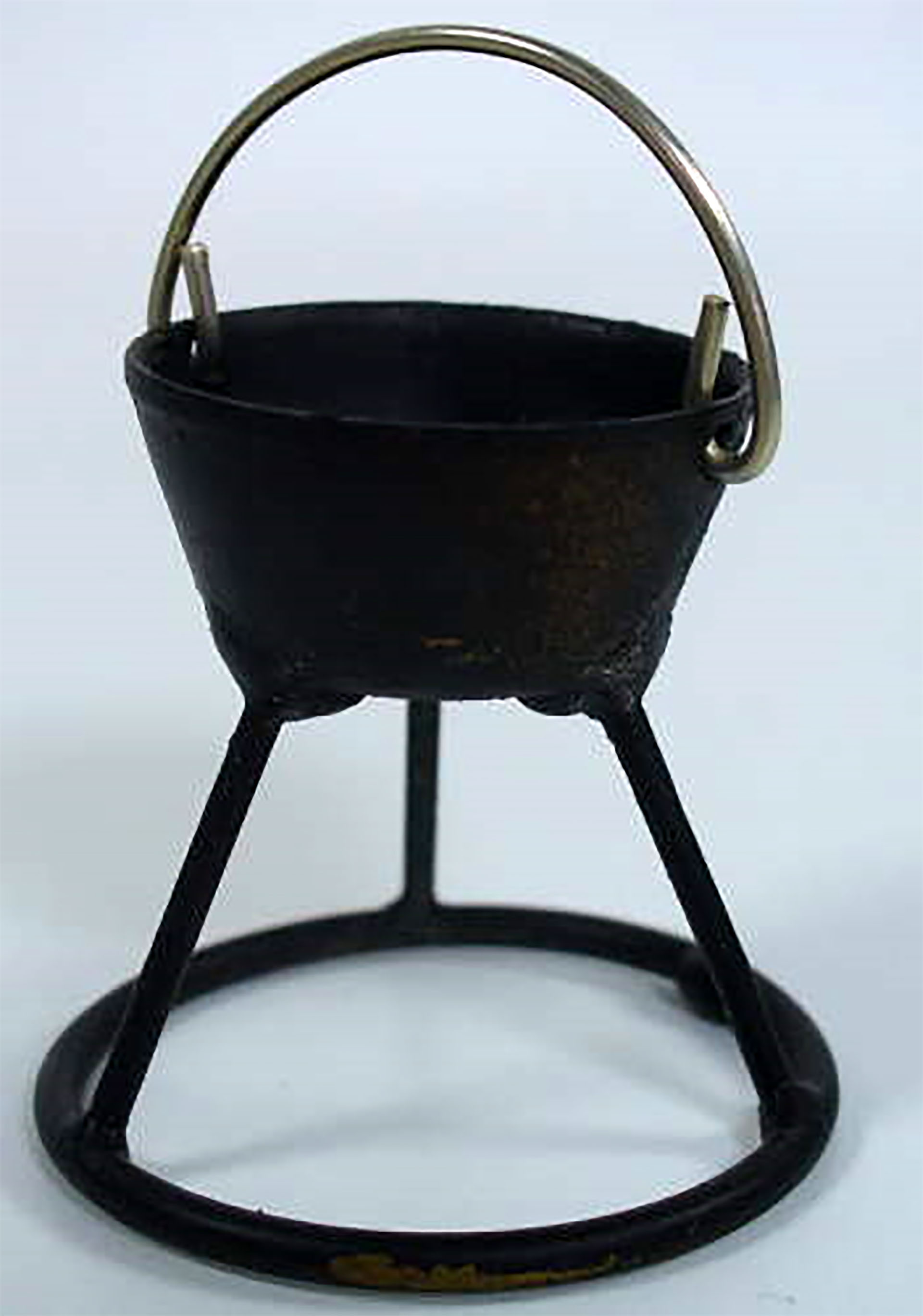 Kessel mit Ständer
