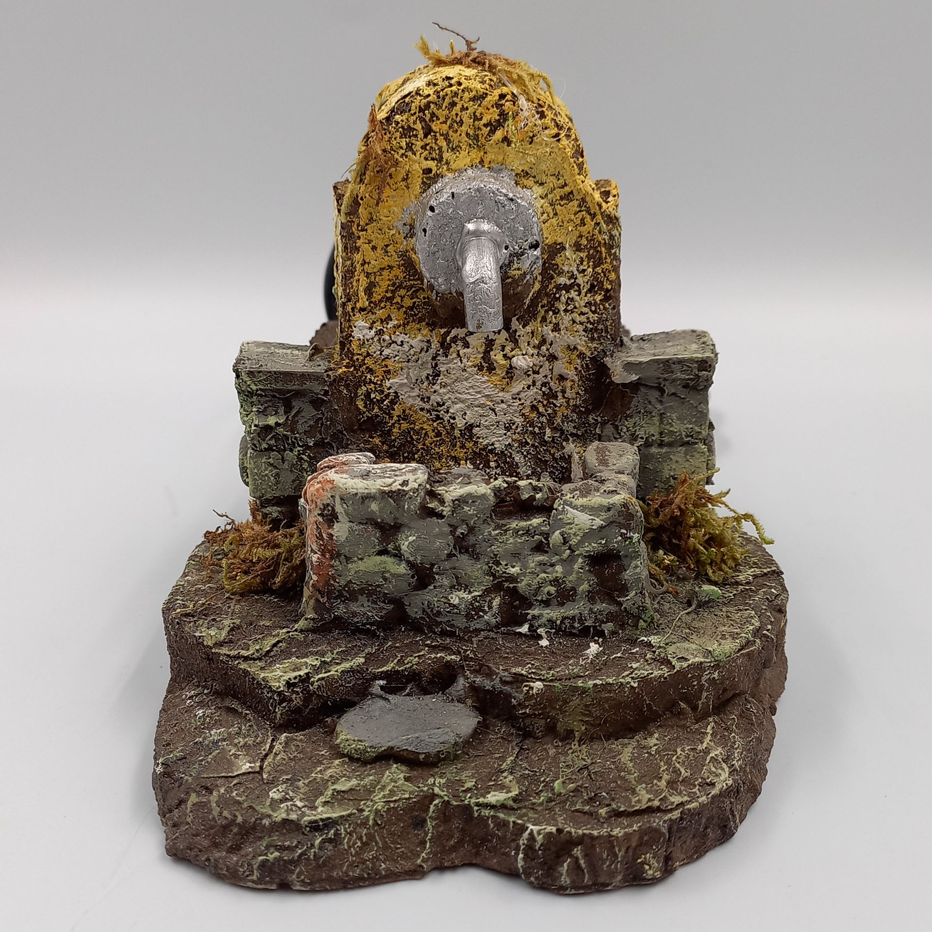 Brunnen mit Trog auf Stufe, inkl. Pumpe Moebel, Grabstein, Grab