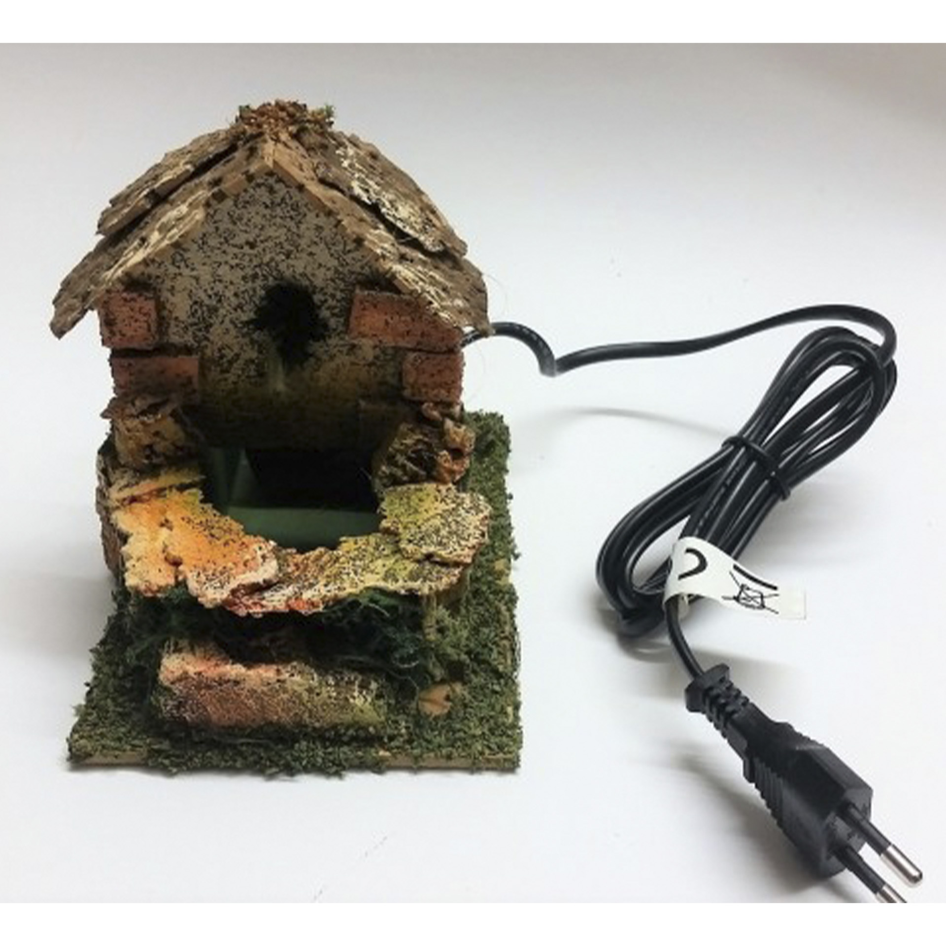 Brunnen inkl.Pumpe  an Hauswand auf Holzplatte, Adapter, Elektronik