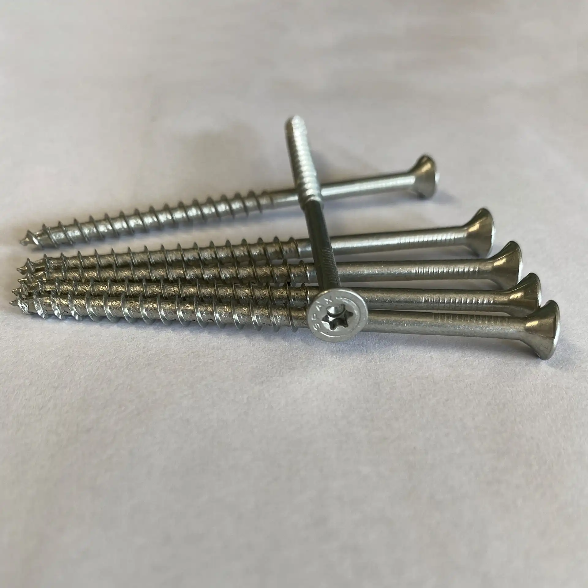 Spax Schrauben Senkkopf T-Star plus verzinkt 4,5x80mm, 100 Stk. Spax Schrauben Senkkopf T-Star plus verzinkt 4,5x80mm, 100 Stk.