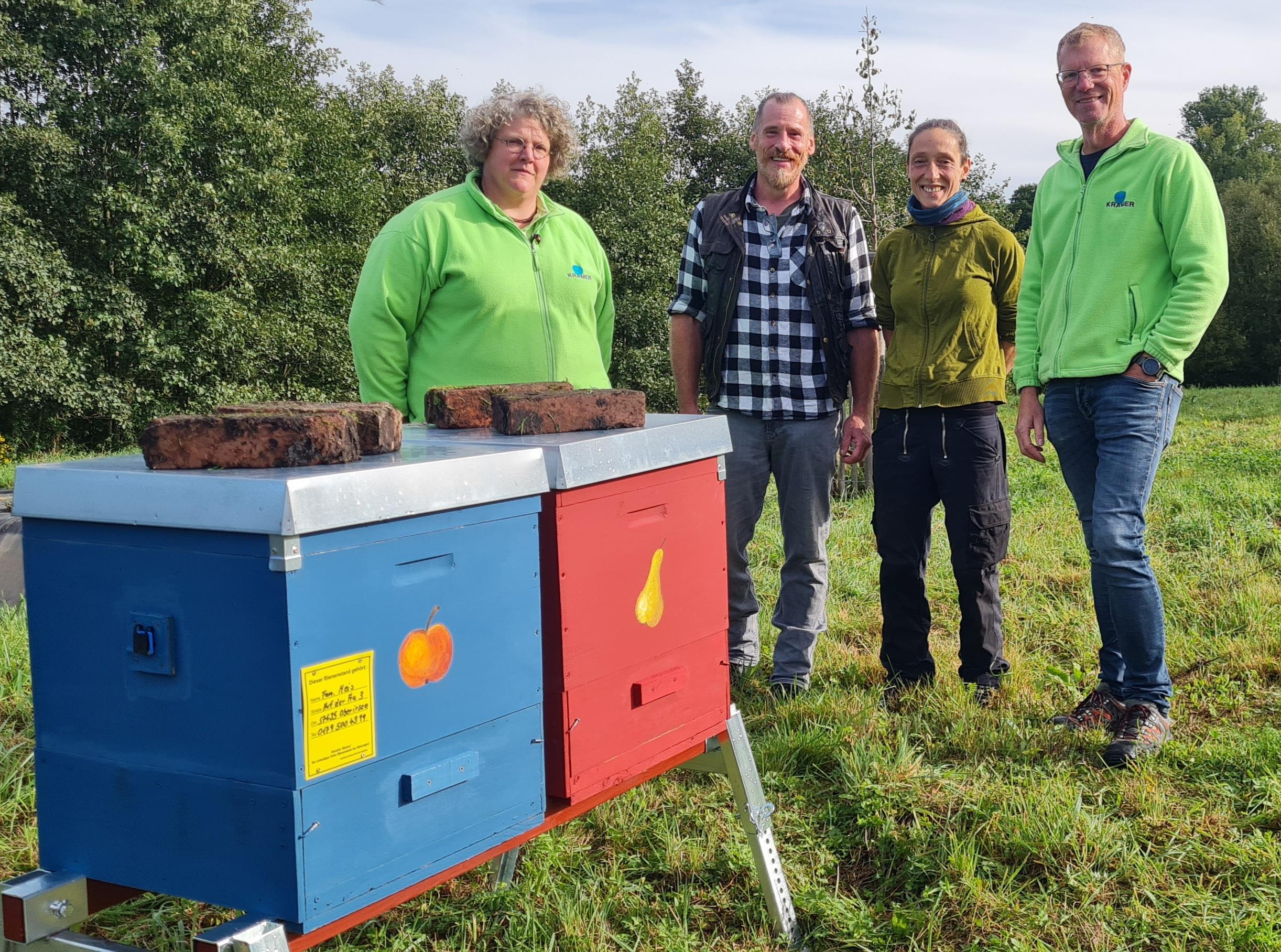 Postfach, Boden, Menschen, Person, Hosen