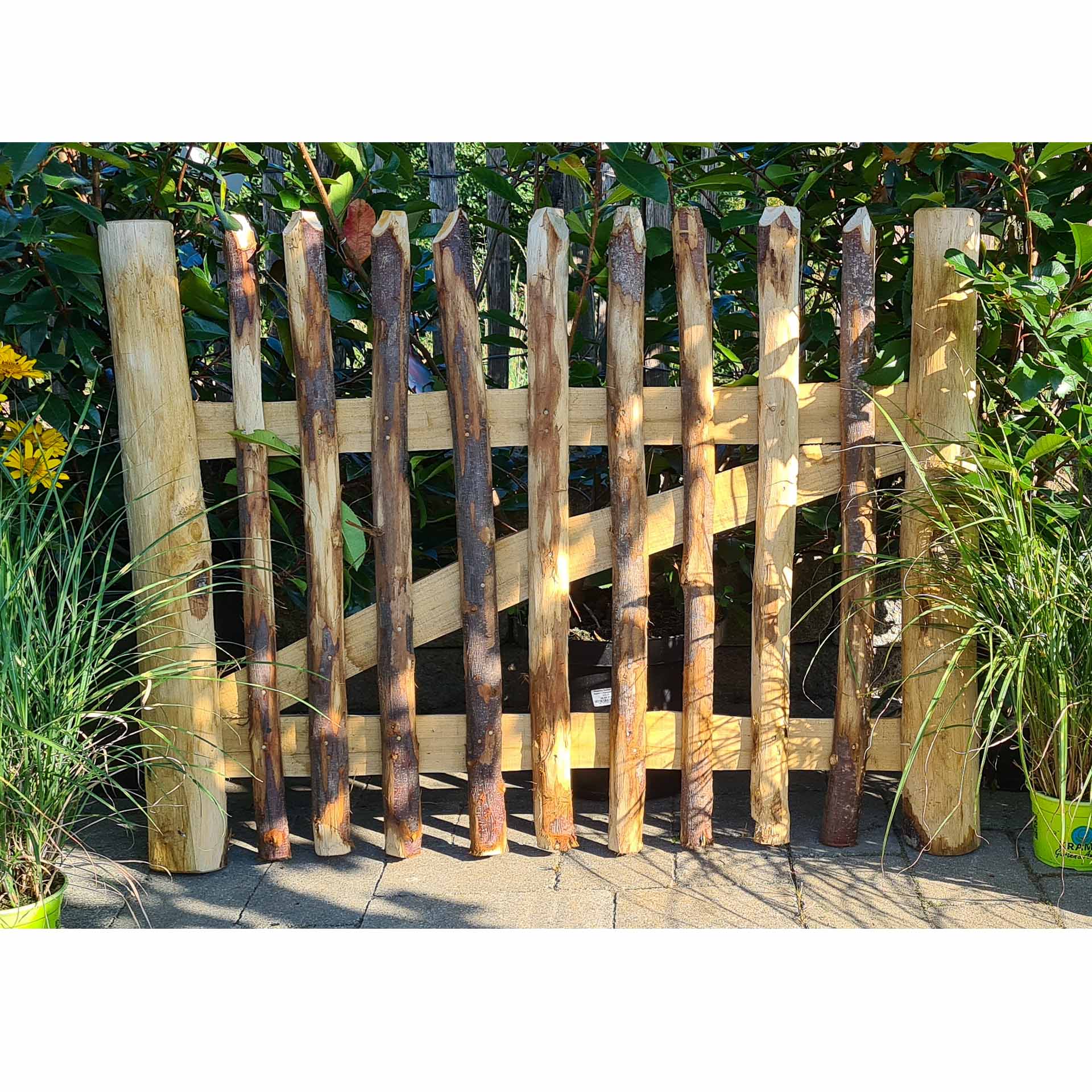 Holzzaun, Gartenzaun, Holzpfosten, Holzlatten, Naturholz