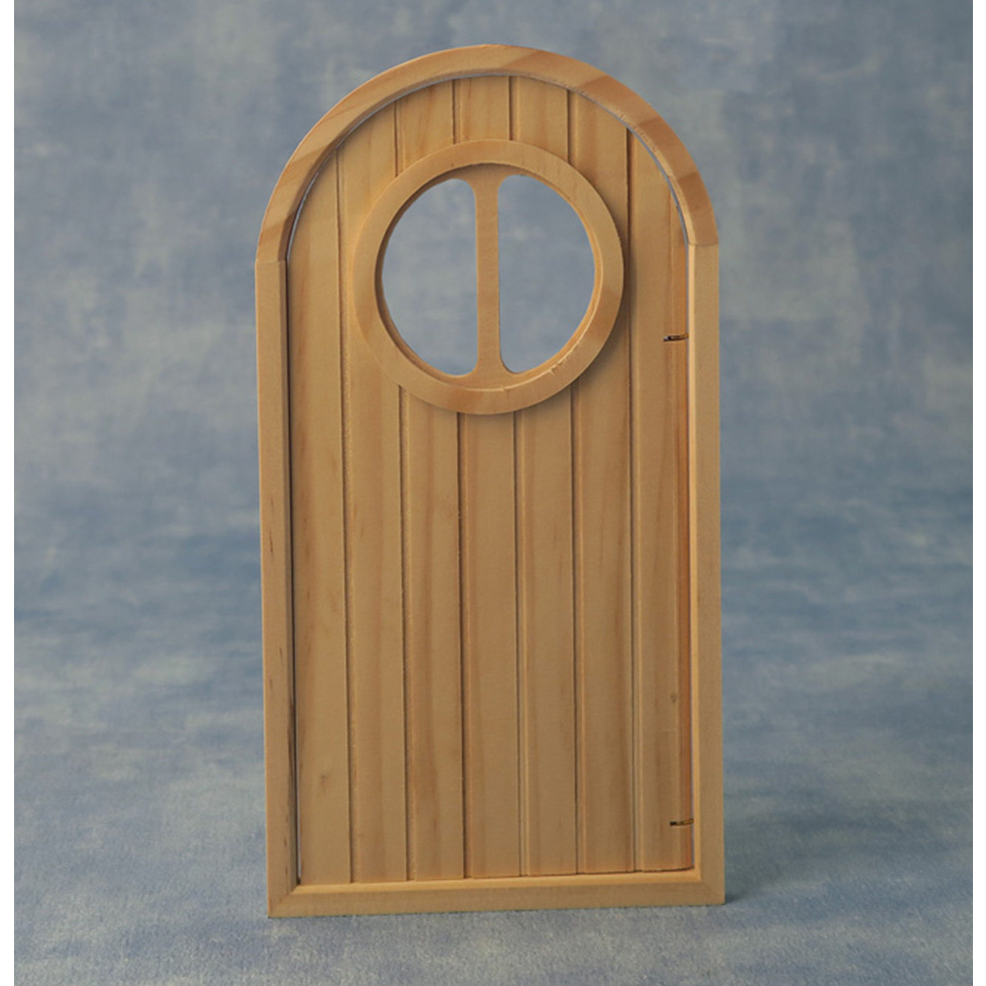 Wichteltür mit rundem Fenster Wichteltür mit rundem Fenster