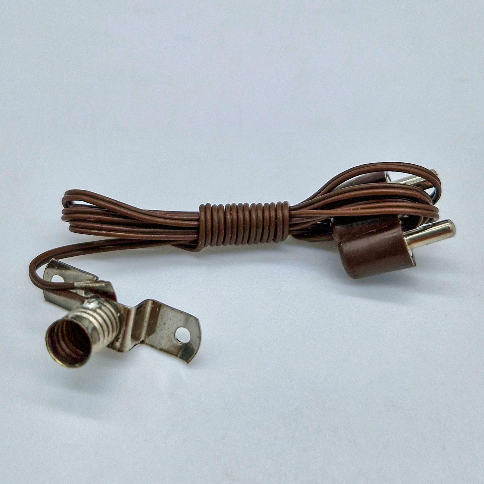 Fassung E5,5 mit Metallsteg ohne Birne Adapter, Elektronik, Adapter, Elektronik, Rauchrohr