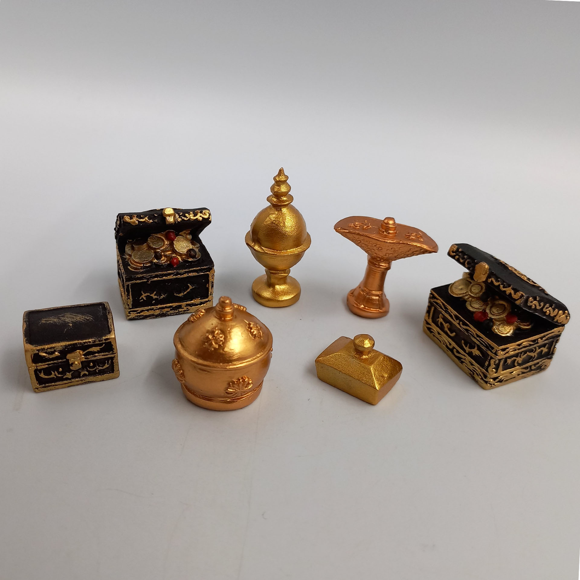 Schatullen und Gaben aus Gold