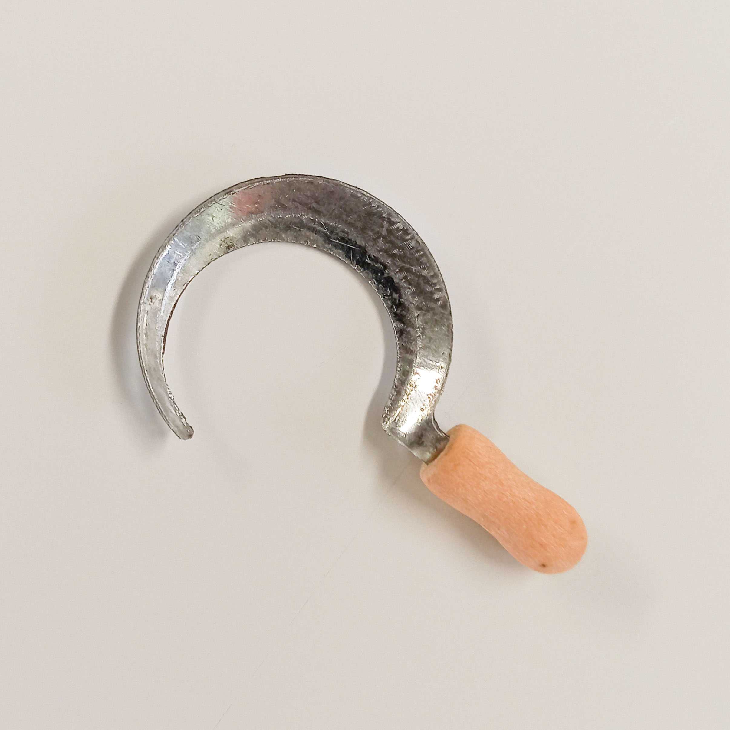 Sichel, 3cm Sichel aus Metall mit Holzgriff