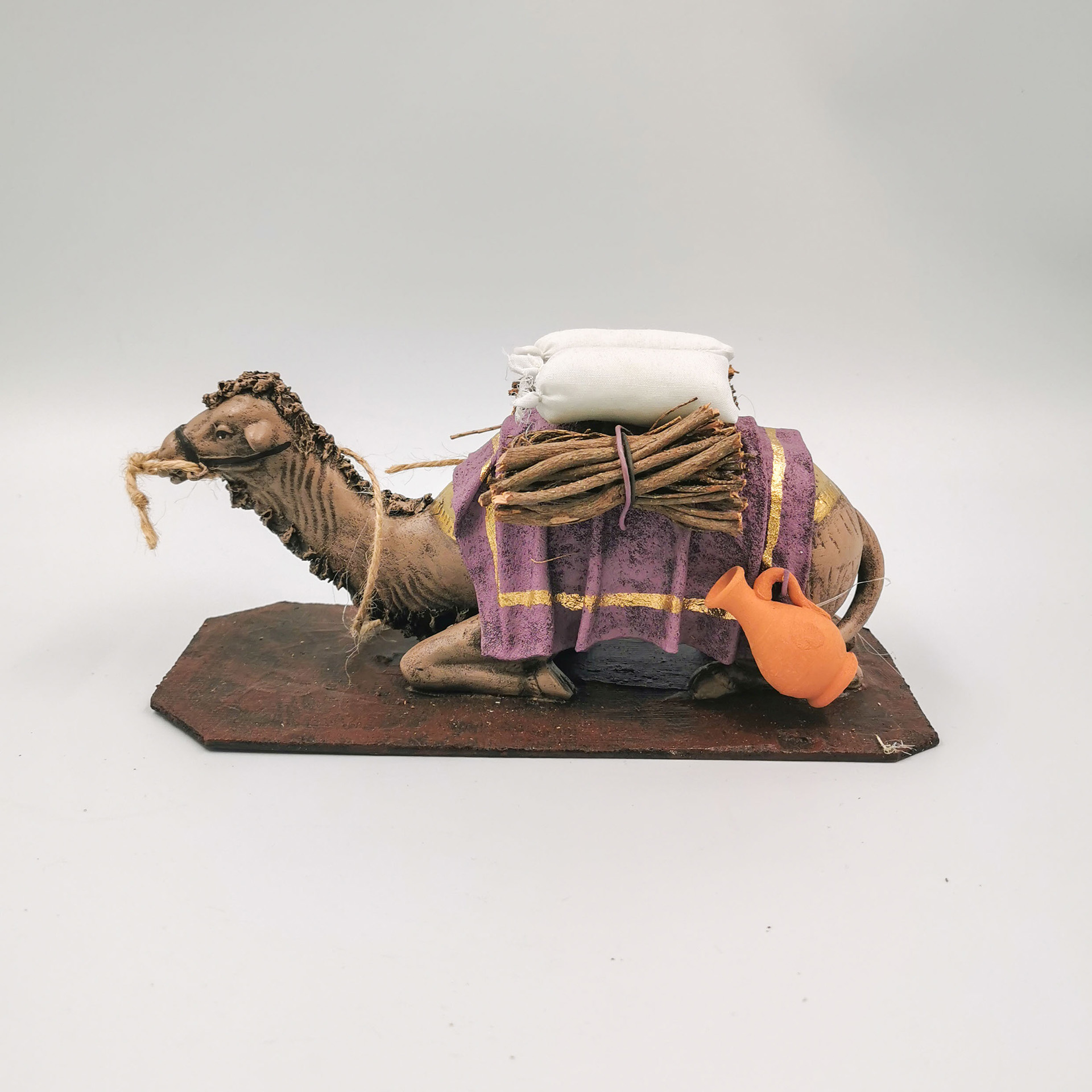 Krippenfigur Kamel liegend Krippenfigur Kamel liegend
