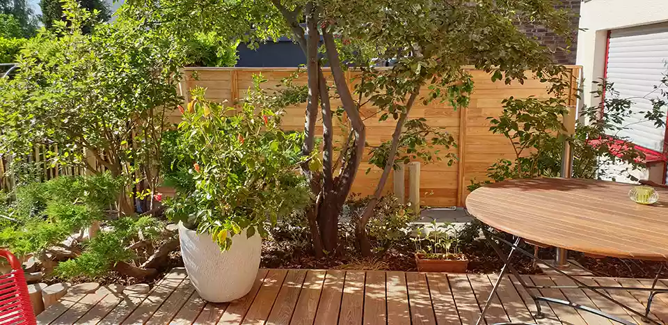 Sichtschutz aus Holz für Terrasse und Garten Robinien Sichtschutz