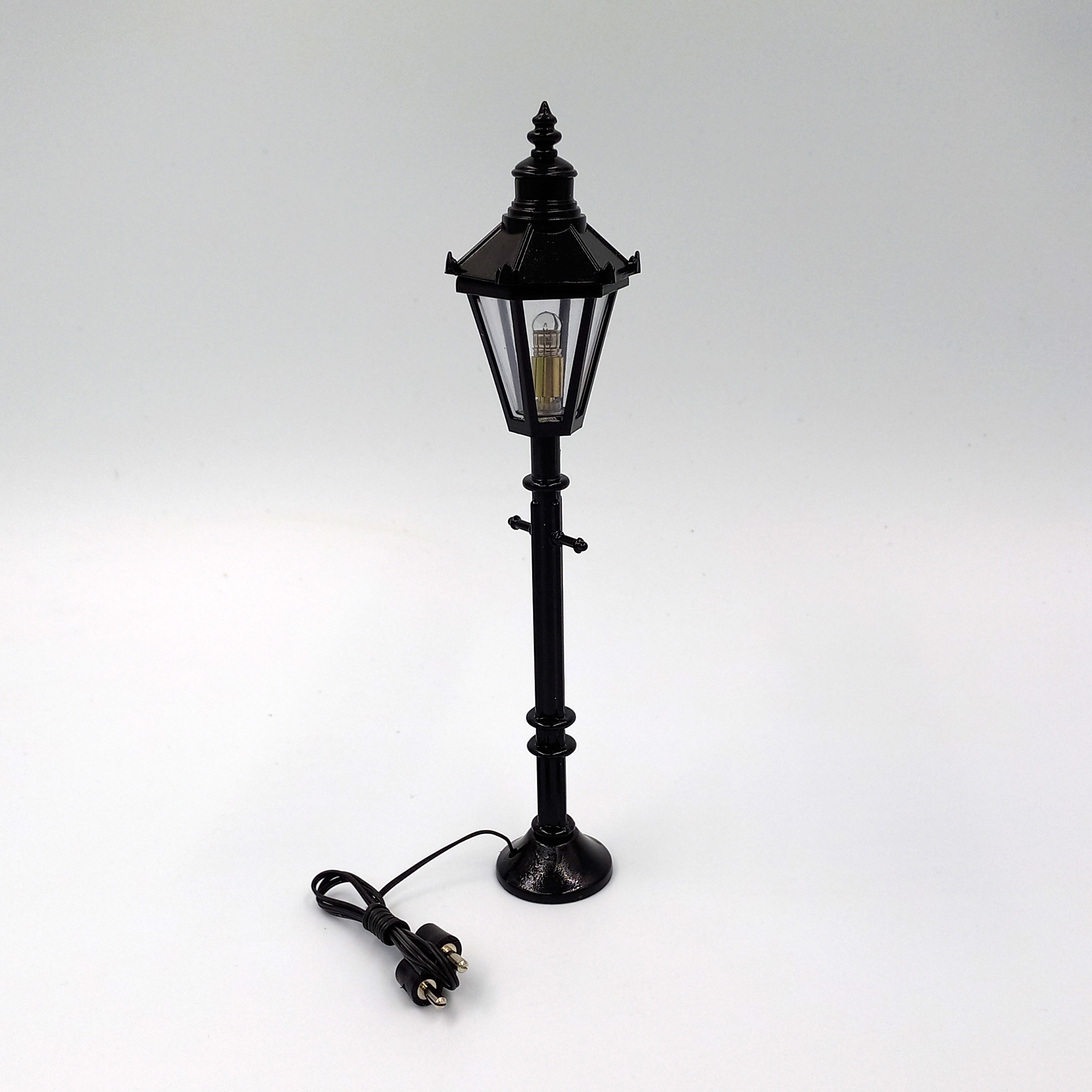 Stehlampe schwarz Stehlampe schwarz Krippenzubehör Wichtelzubehör
