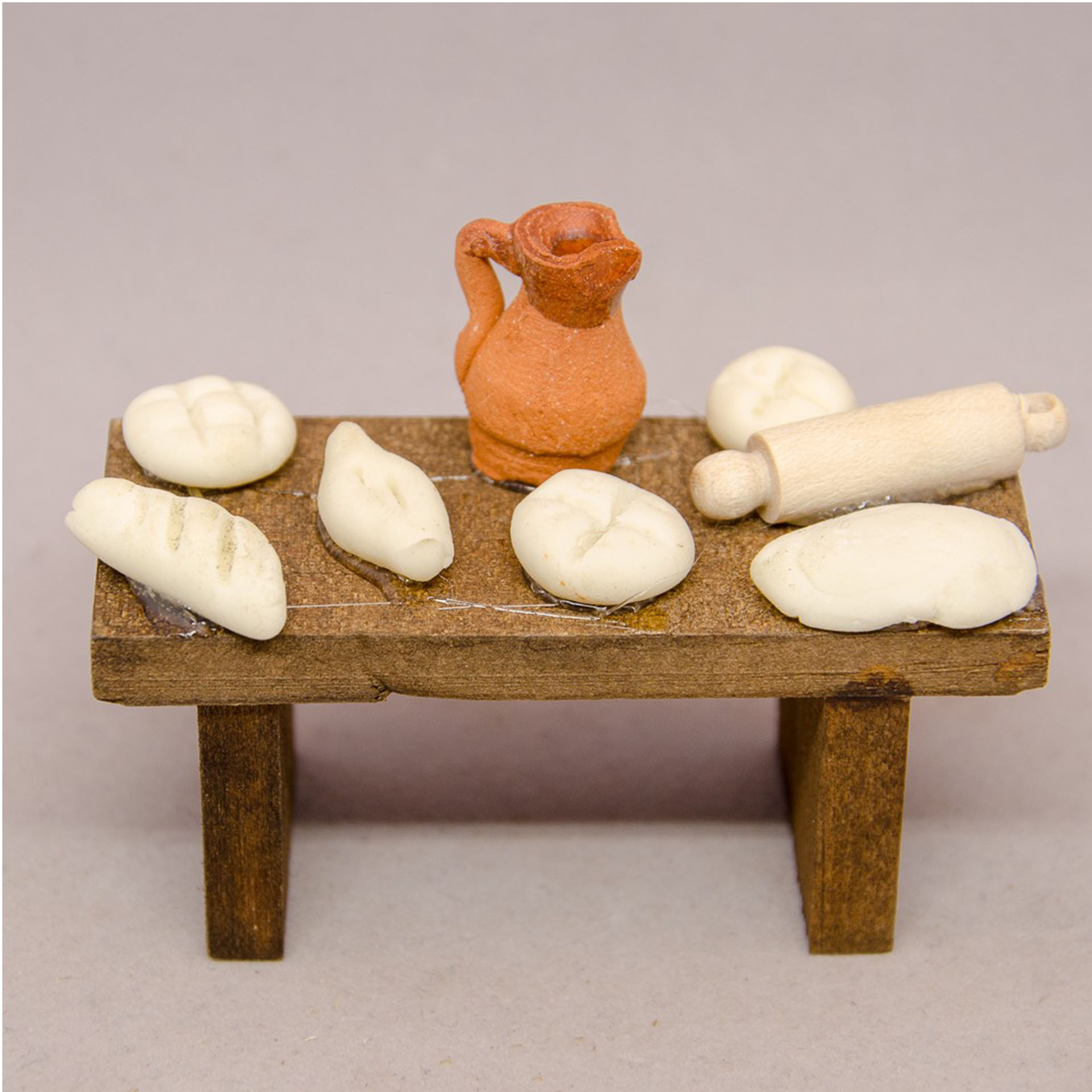 Tisch mit Brot und Krug Moebel, Tabelle, Kaffeetisch, Holz