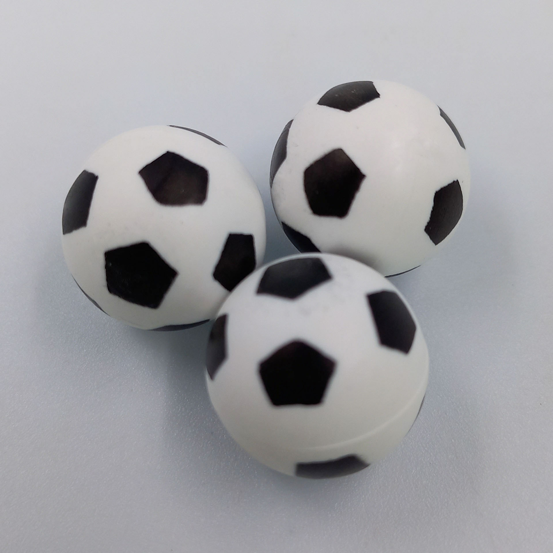 Fussball schwarz-weißer Fussball